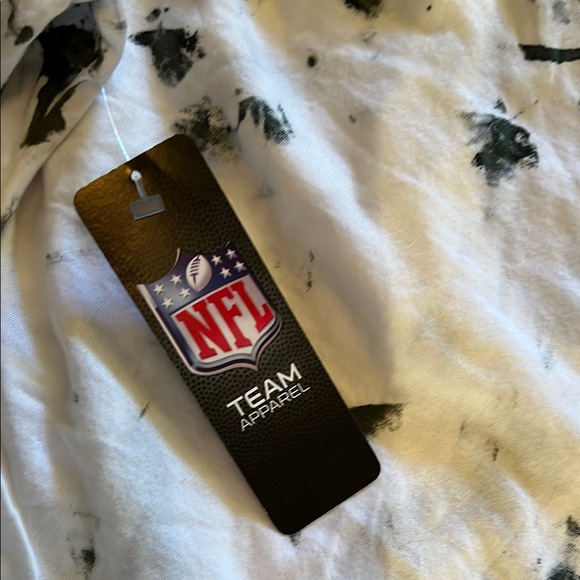 NFL Green Bay Packers Black and White Tie-Dye Shirt cropped top - Picture 7 of 11